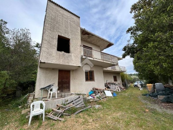 casa indipendente in vendita a Falerna in zona Falerna Scalo