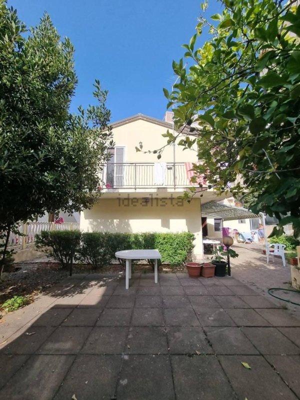 casa indipendente in vendita a Falerna