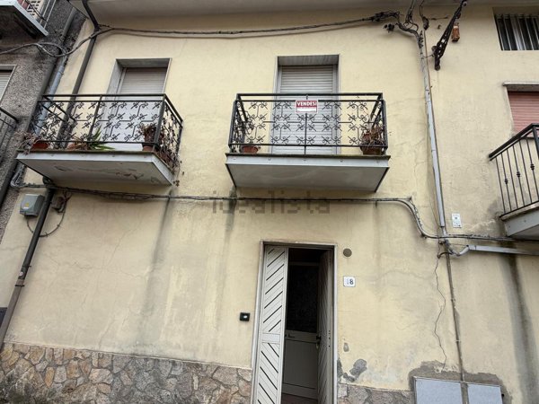 casa indipendente in vendita a Falerna