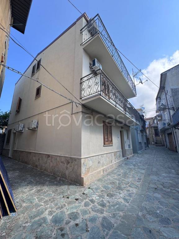 casa indipendente in vendita a Falerna in zona Castiglione Marittimo