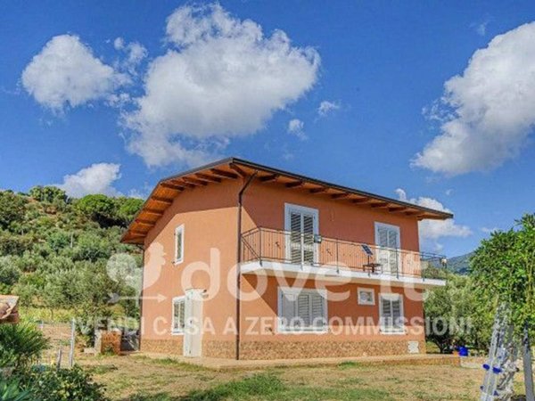 casa indipendente in vendita a Falerna in zona Falerna Scalo