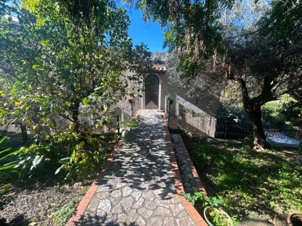 casa indipendente in vendita a Feroleto Antico