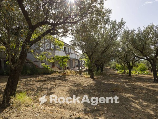 casa indipendente in vendita a Gasperina