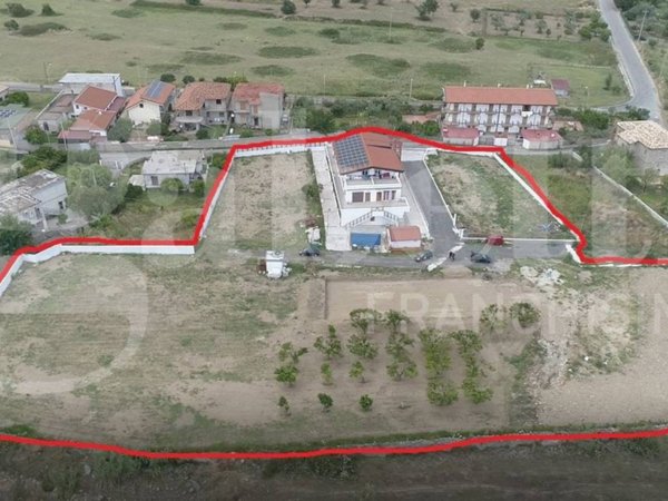 intera palazzina in vendita a Gasperina in zona Pilinga