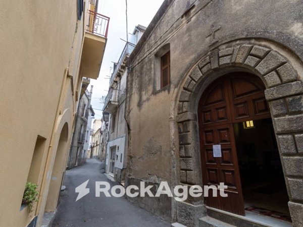 casa indipendente in vendita a Gasperina