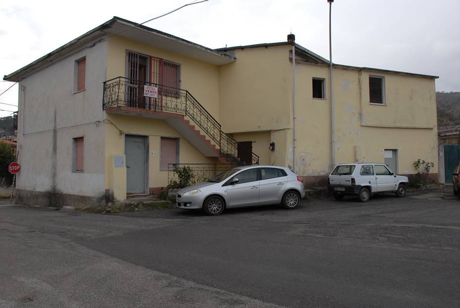 casa indipendente in vendita a Gasperina in zona Pilinga