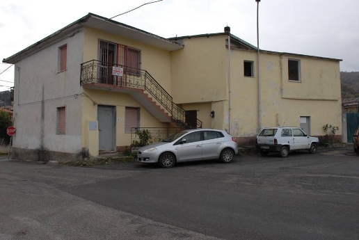 casa indipendente in vendita a Gasperina in zona Pilinga
