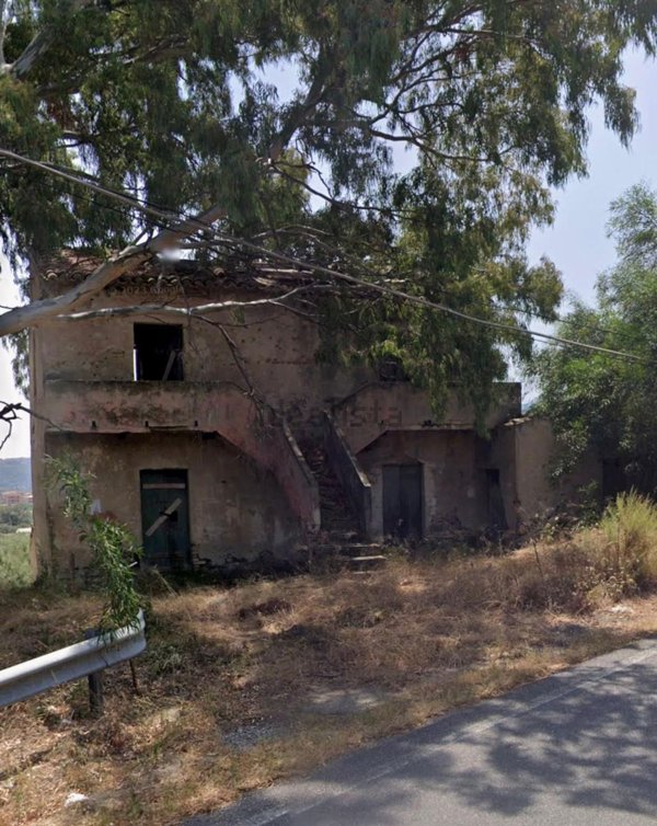 pentavano in vendita a Gasperina in zona Pilinga