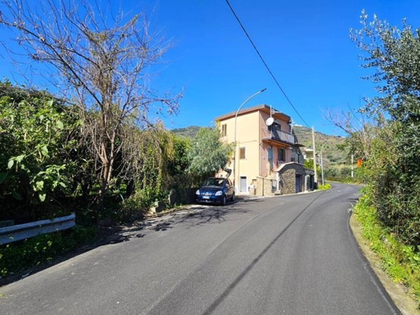 casa indipendente in vendita a Gasperina in zona Pilinga