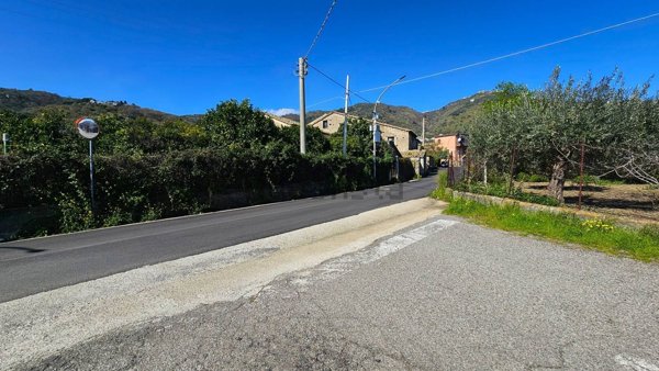 casa indipendente in vendita a Gasperina in zona Pilinga