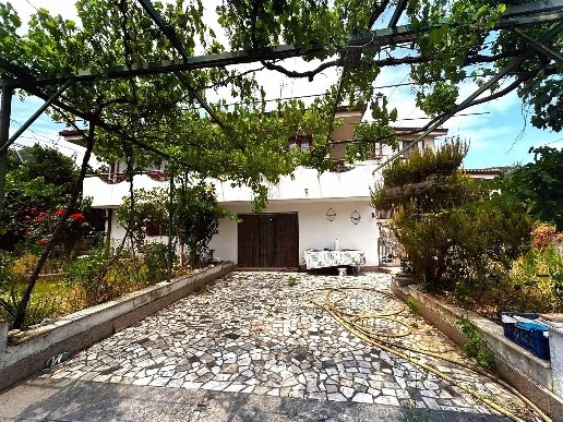 casa indipendente in vendita a Gasperina in zona Pilinga