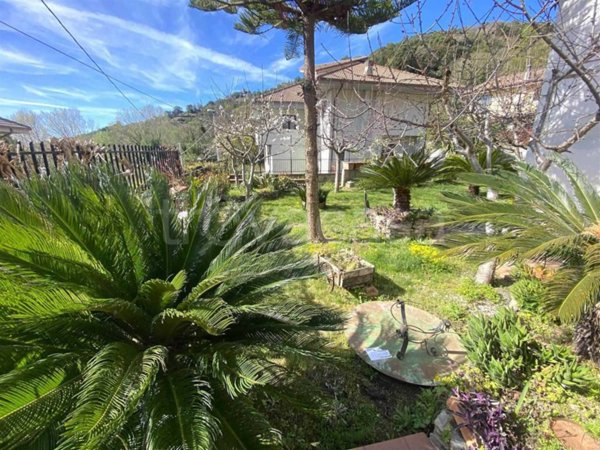 casa indipendente in vendita a Gimigliano