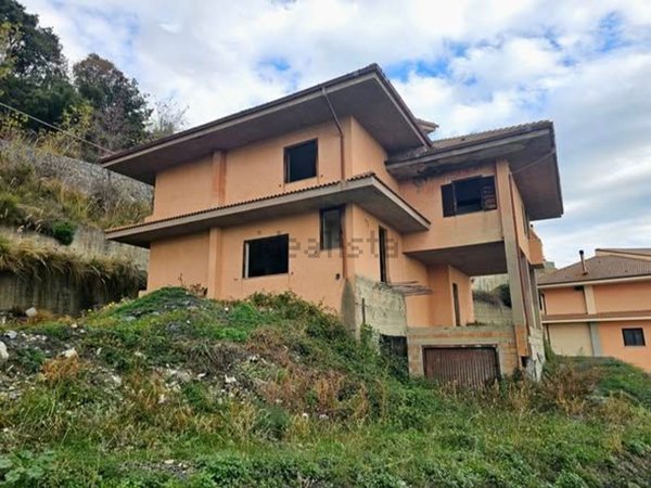 casa indipendente in vendita a Gimigliano