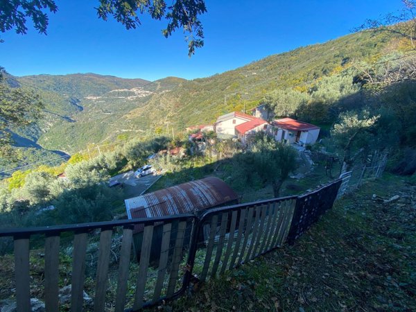 casa indipendente in vendita a Gimigliano