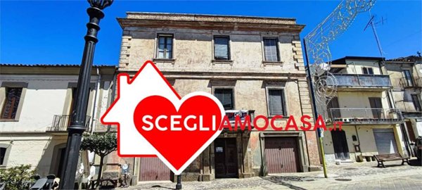 intera palazzina in vendita a Girifalco