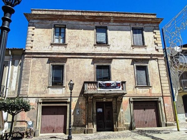 intera palazzina in vendita a Girifalco