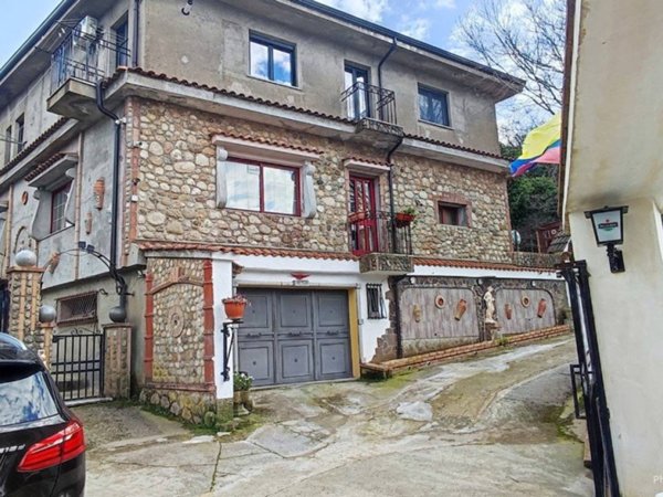 intera palazzina in vendita a Girifalco