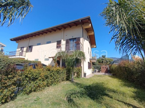 casa indipendente in vendita a Gizzeria in zona Mortilla