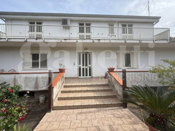 casa indipendente in vendita a Gizzeria in zona Mortilla
