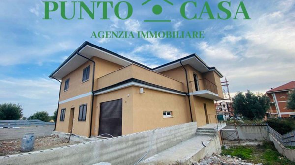 casa indipendente in vendita a Gizzeria in zona Mortilla