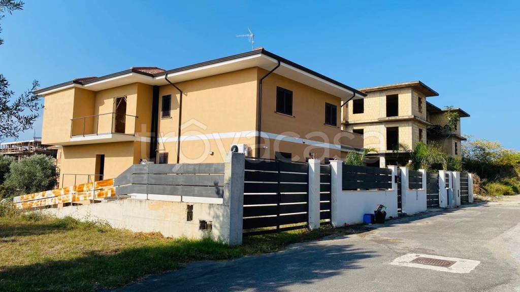 casa indipendente in vendita a Gizzeria in zona Mortilla