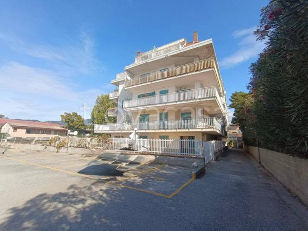 appartamento in vendita a Gizzeria in zona Gizzeria Lido