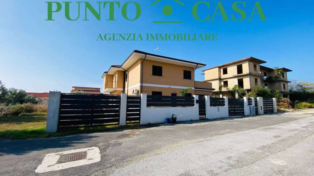 casa indipendente in vendita a Gizzeria in zona Mortilla