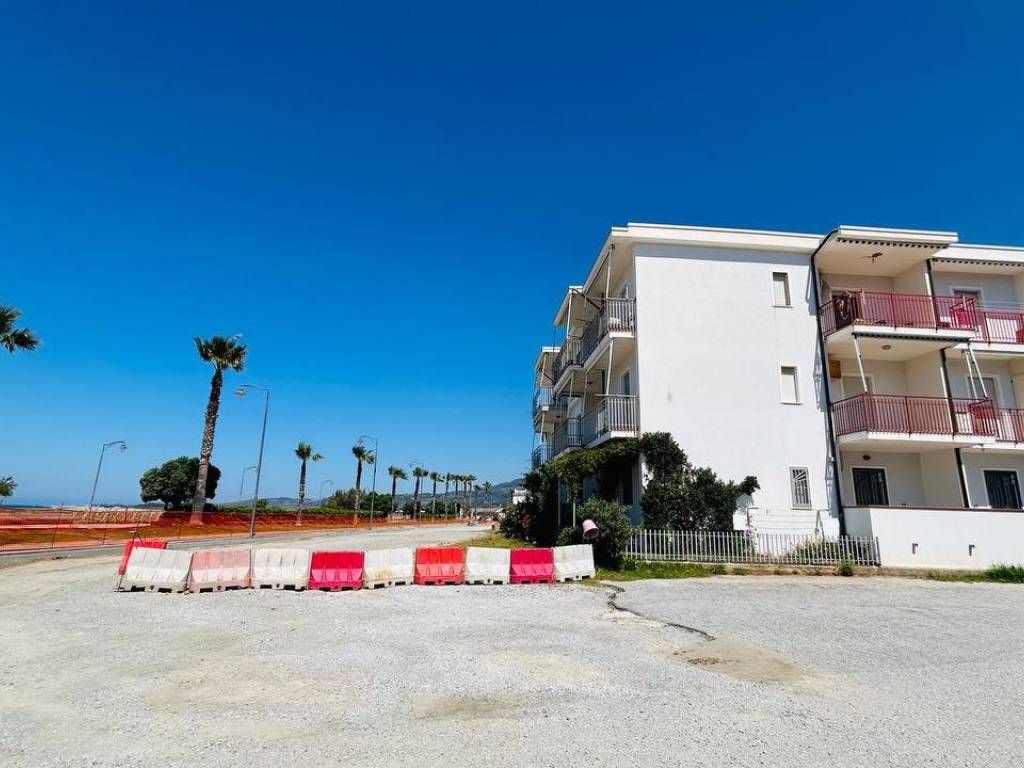 appartamento in vendita a Gizzeria in zona Gizzeria Lido