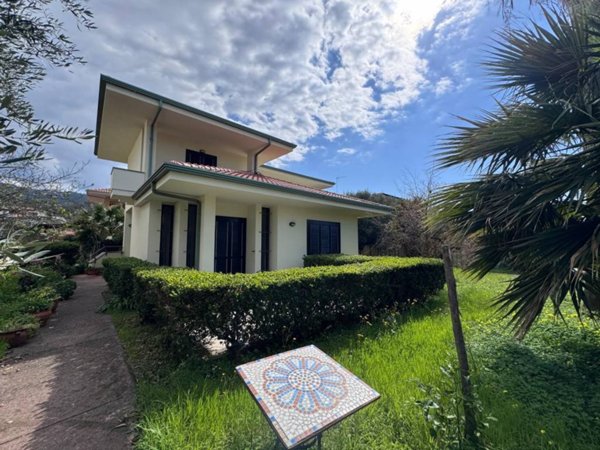 casa indipendente in vendita a Gizzeria