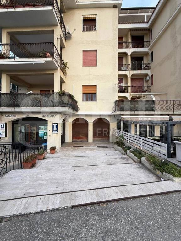 locale commerciale in vendita a Gizzeria