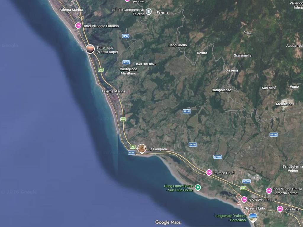 intera palazzina in vendita a Gizzeria in zona Gizzeria Lido