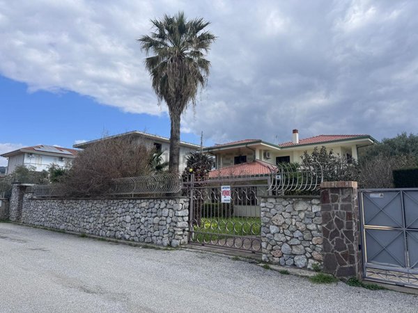 casa indipendente in vendita a Gizzeria in zona Mortilla
