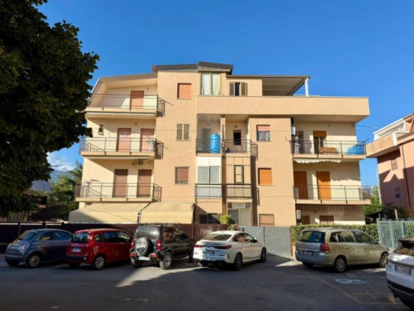 appartamento in vendita a Gizzeria in zona Gizzeria Lido