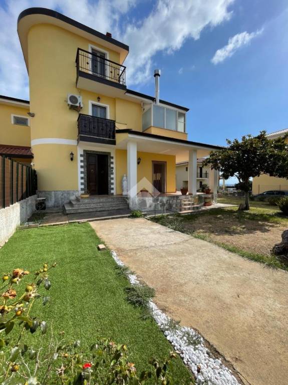 casa indipendente in vendita a Gizzeria