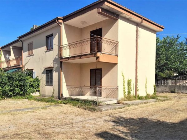 appartamento in vendita ad Isca sullo Ionio