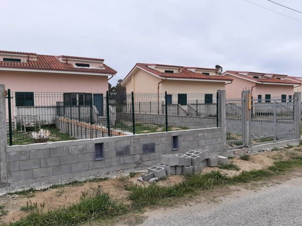 casa indipendente in vendita ad Isca sullo Ionio