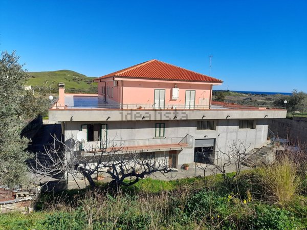 intera palazzina in vendita ad Isca sullo Ionio