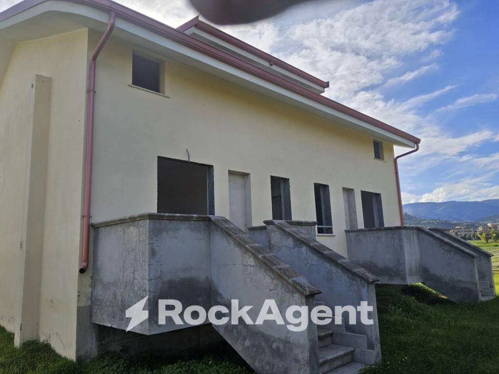 casa indipendente in vendita ad Isca sullo Ionio