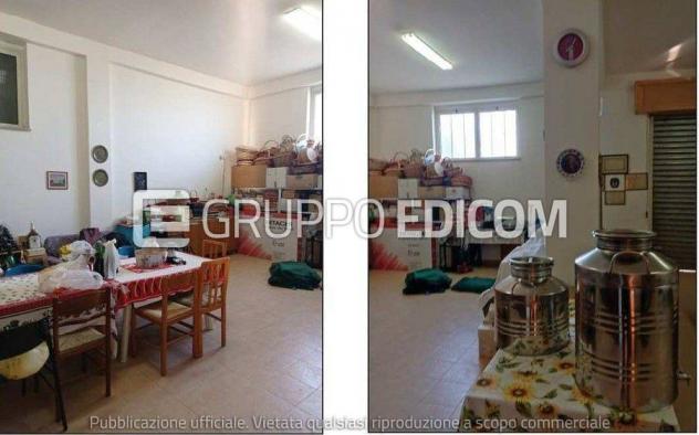 negozio in vendita ad Isca sullo Ionio