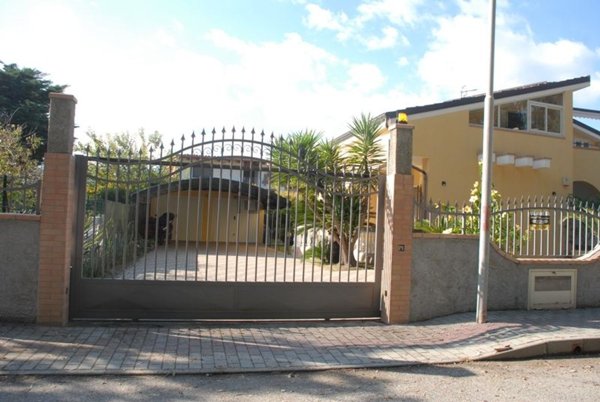 casa indipendente in vendita ad Isca sullo Ionio