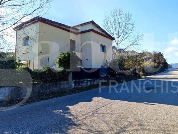 casa indipendente in vendita a Magisano in zona San Pietro Magisano