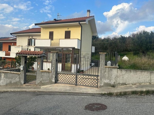 casa indipendente in vendita a Marcellinara