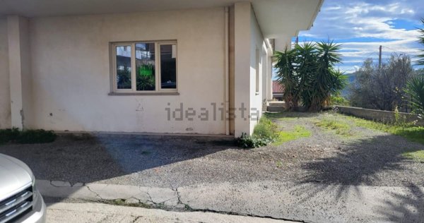 locale commerciale in vendita a Marcellinara