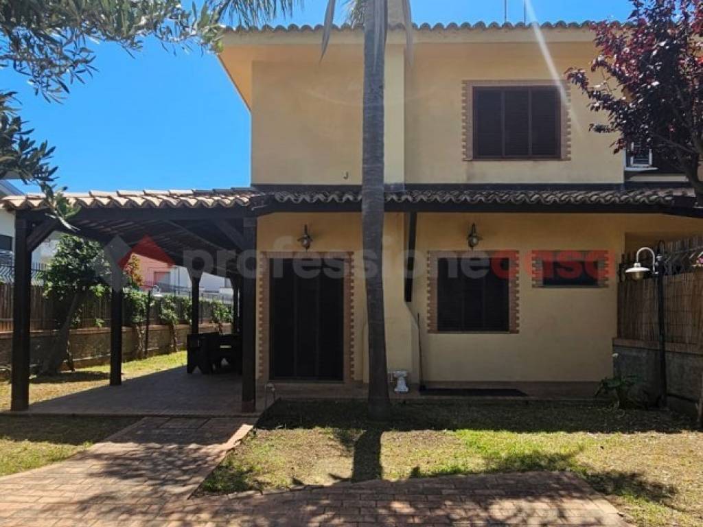 casa indipendente in vendita a Montauro in zona Calalunga/Pietragrande