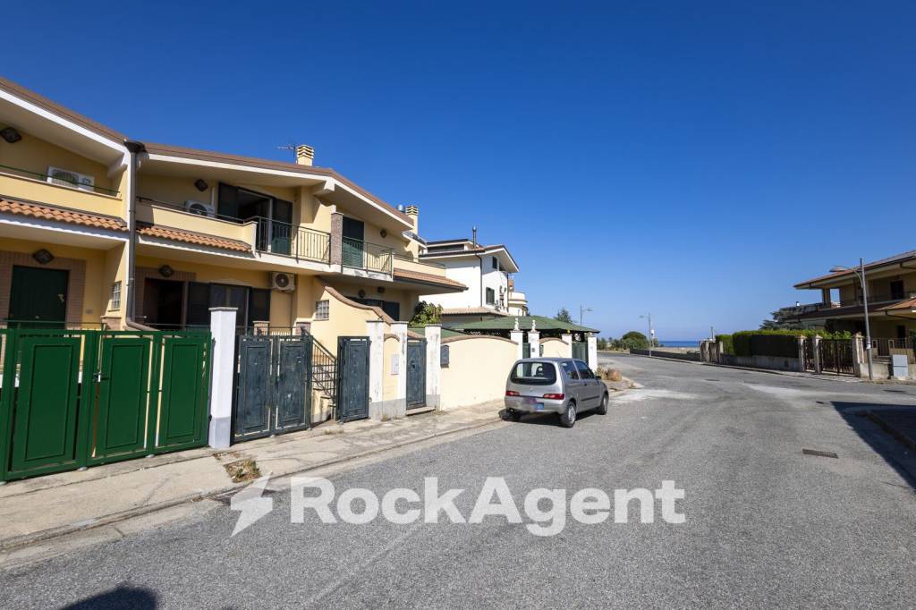 casa indipendente in vendita a Montauro in zona Calalunga/Pietragrande