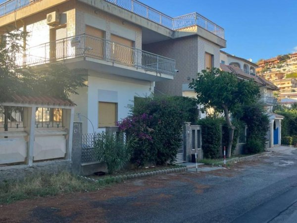 appartamento in vendita a Montauro in zona Calalunga/Pietragrande