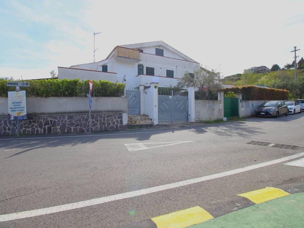 casa indipendente in vendita a Montauro in zona Calalunga/Pietragrande