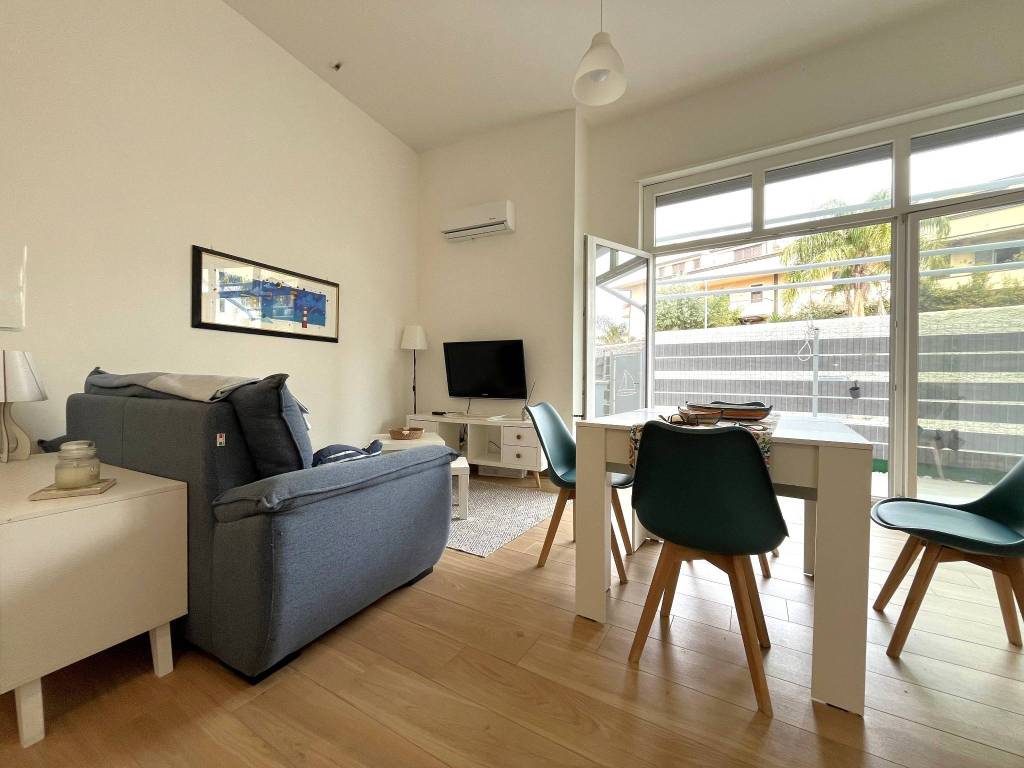 appartamento in vendita a Montauro in zona Calalunga/Pietragrande