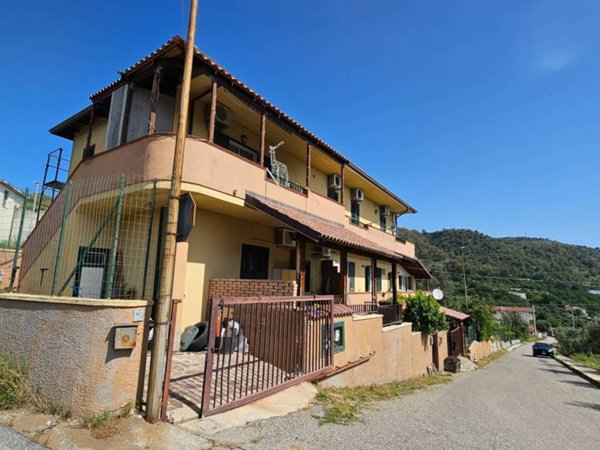appartamento in vendita a Montauro in zona Costaraba