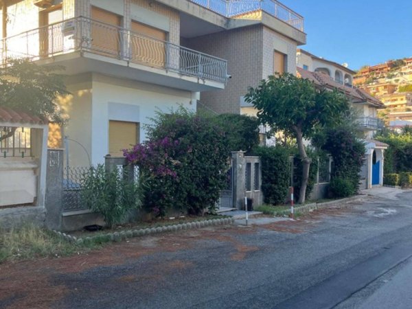 casa indipendente in vendita a Montauro in zona Calalunga/Pietragrande